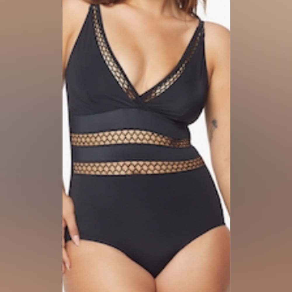 🆕️ size 10 Ruby Ribbon St Tropez One-Piece Black Swimsuit